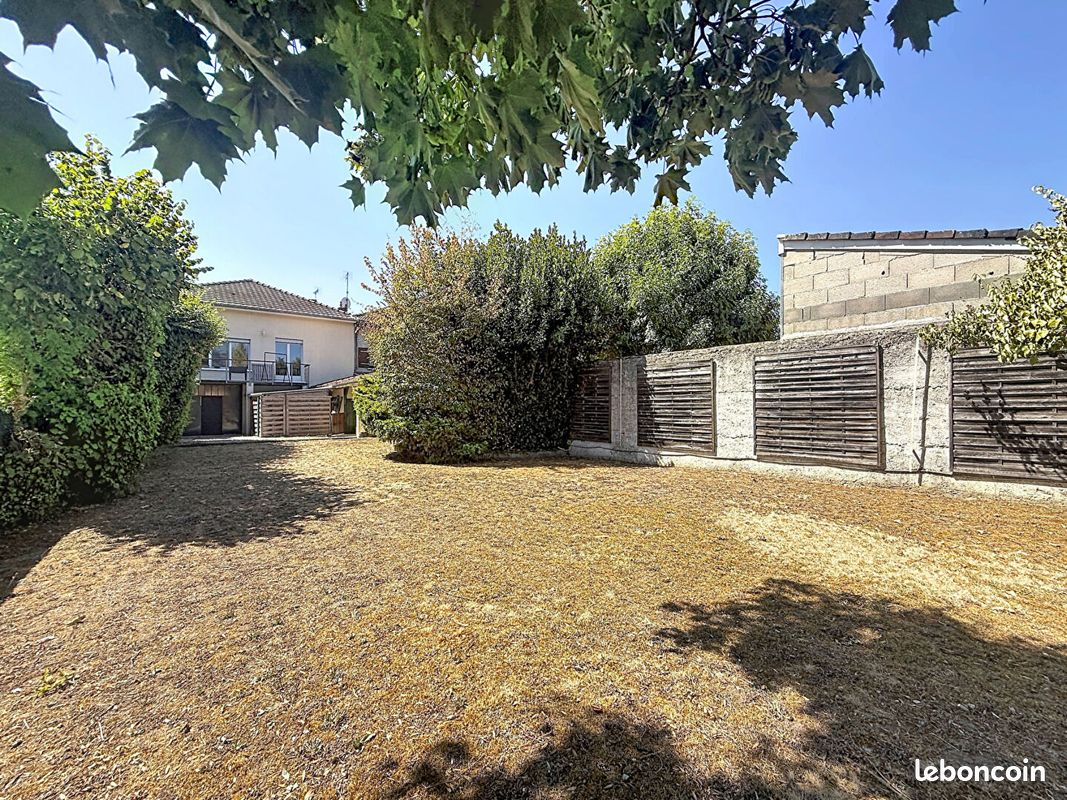 Maison 7 pièces 183 m² · à Meximieux · 183 m² · 330 000 €