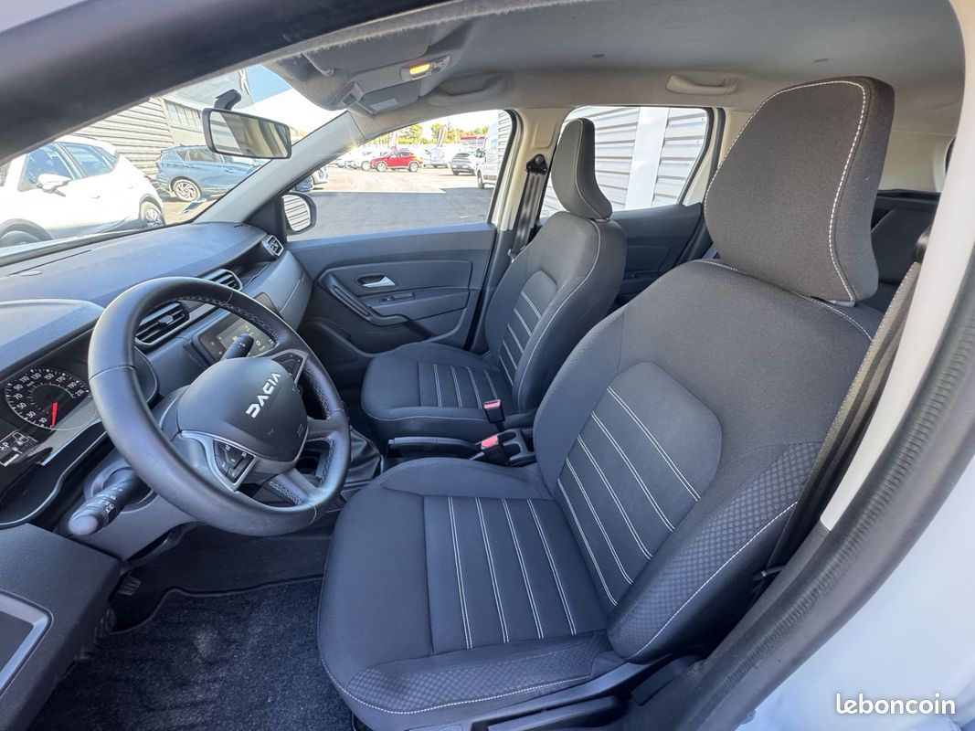 DACIA Duster TCe 150 4x2 EDC Expression (image 11)