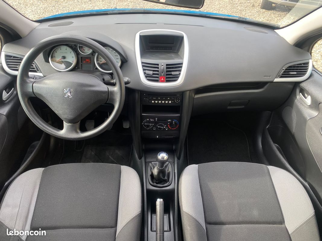 PEUGEOT 207 1.4 VTI 95ch Urban Move 131 000km (image 4)