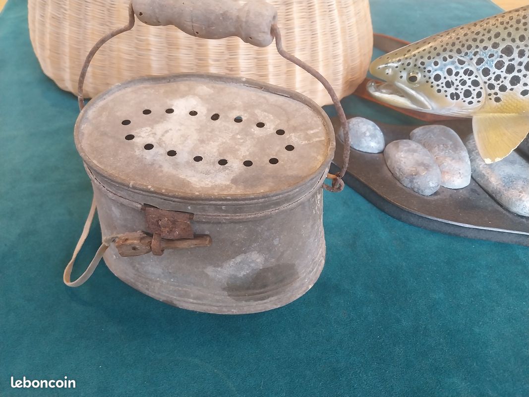 Ancienne petite goujonnière panier zinc poisson pêche