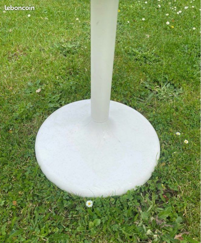 Table pied tulipe guéridon Thomas Sandell (image 2)