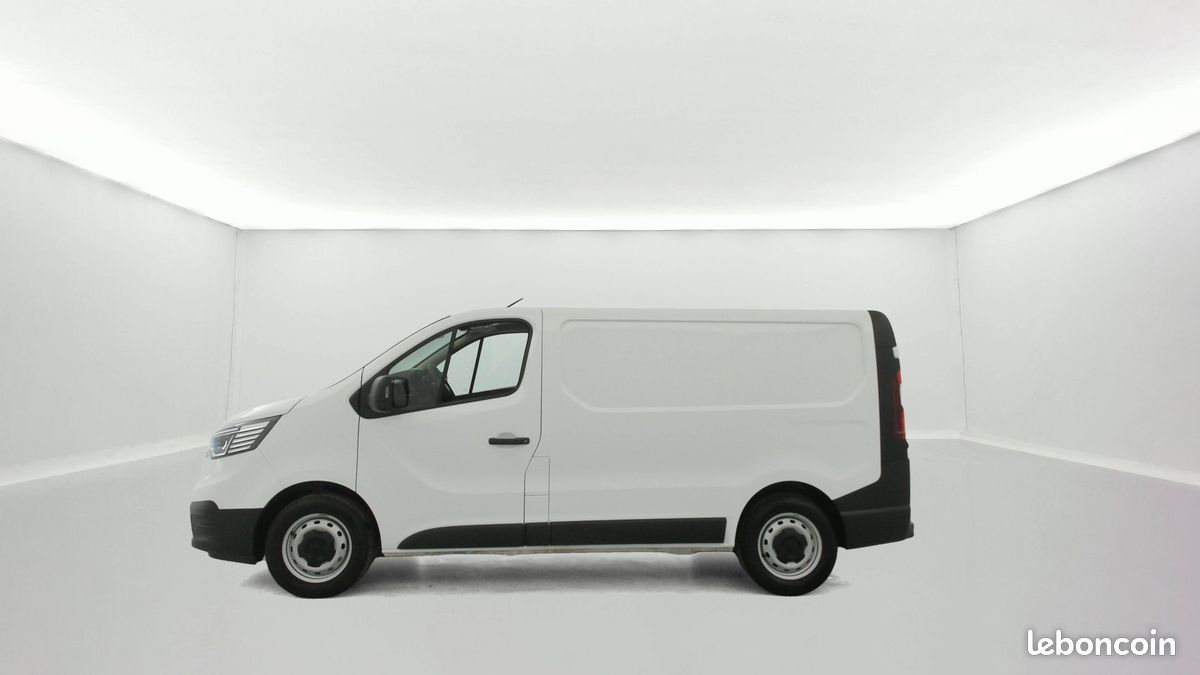 RENAULT FG CF L1H1 3T blue dci 130 E6E (image 2)