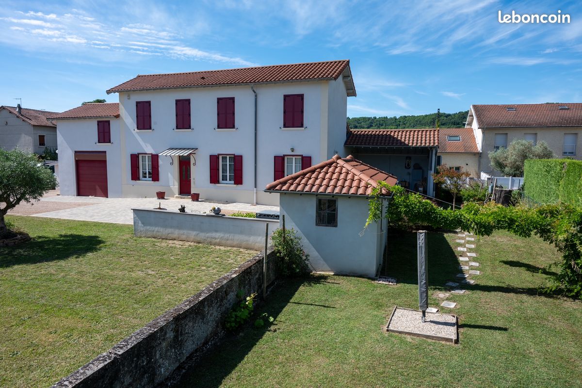 Maison 8 pièces 220 m² · à Beynost · 220 m² · 575 000 €