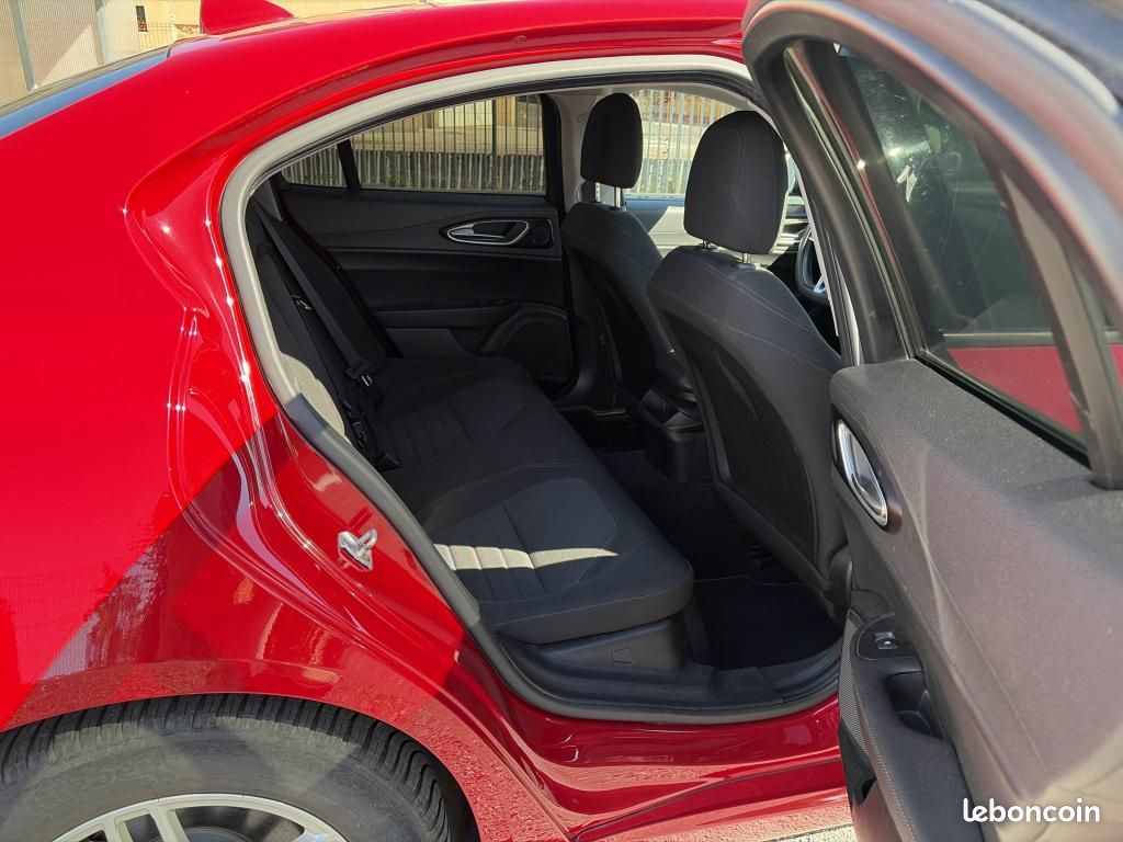 ALFA ROMEO GIULIA 2.2 D - 150 cv Super / Sans AD Blue + attelage (image 13)
