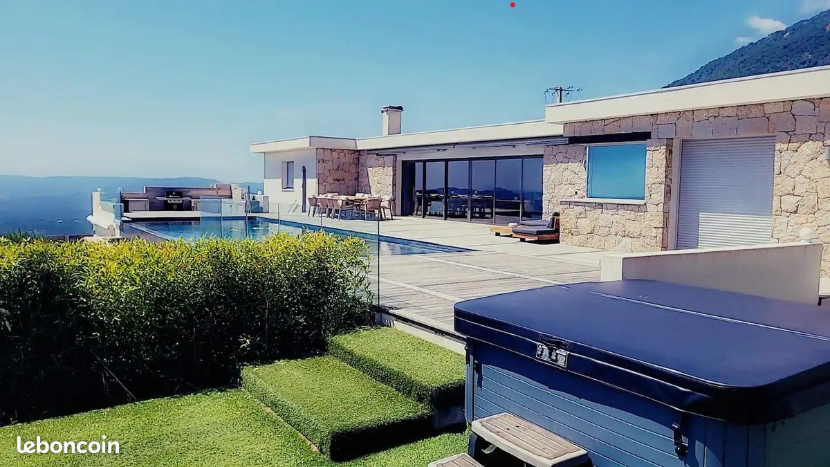 Maison 13 pièces 330 m² · à Porto-Vecchio · 330 m² · 2 300 000 €