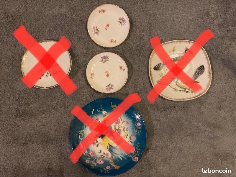 Lot d’assiettes décoratives en porcelaine (image 1)