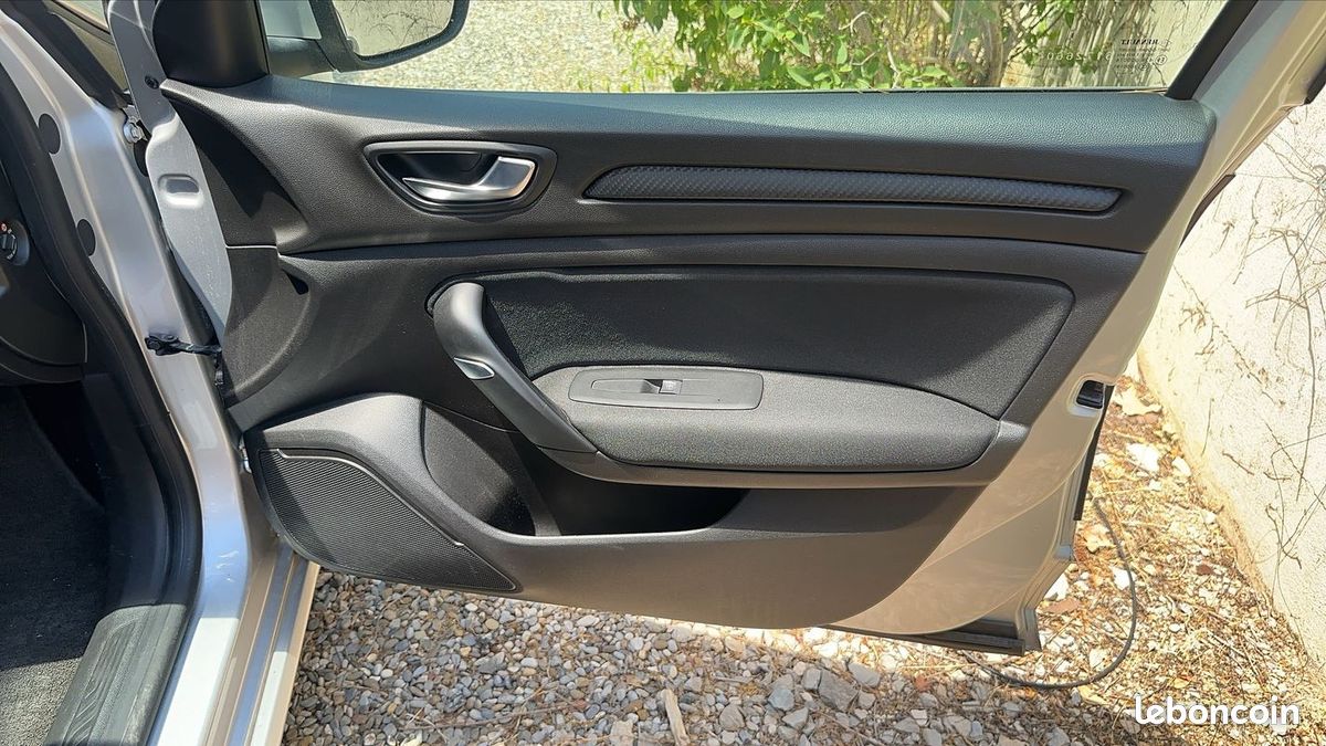 Renault Mégane Estate IV 1.5 Blue dCi 115 Business (image 23)