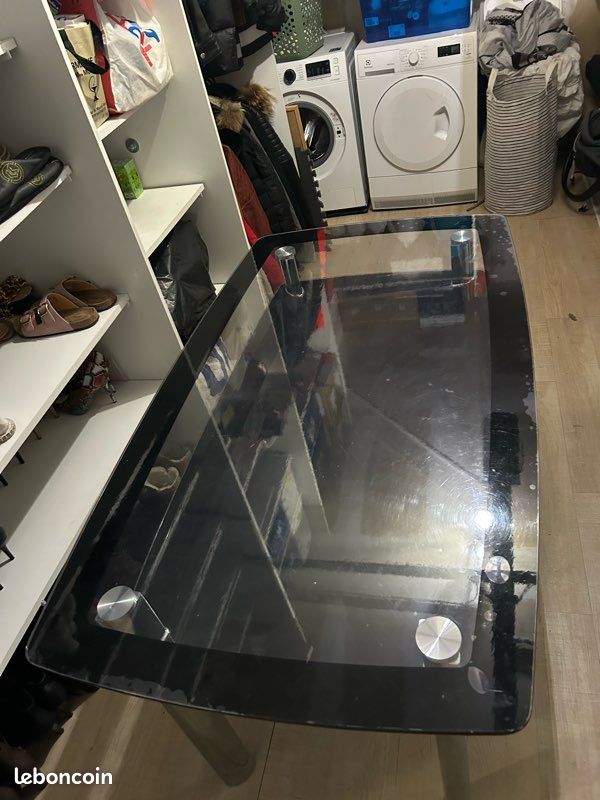 Table (image 3)