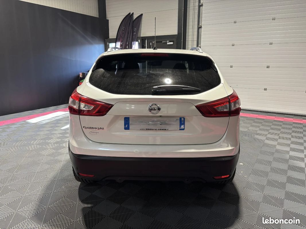 NISSAN QASHQAI 1.6 dCi 130 Stop/Start Tekna - excellent état - 86 000 km - intérieur cuir (image 4)