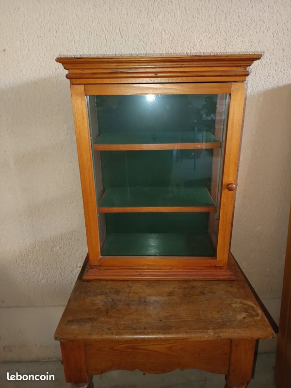 Petite vitrine murale (image 1)