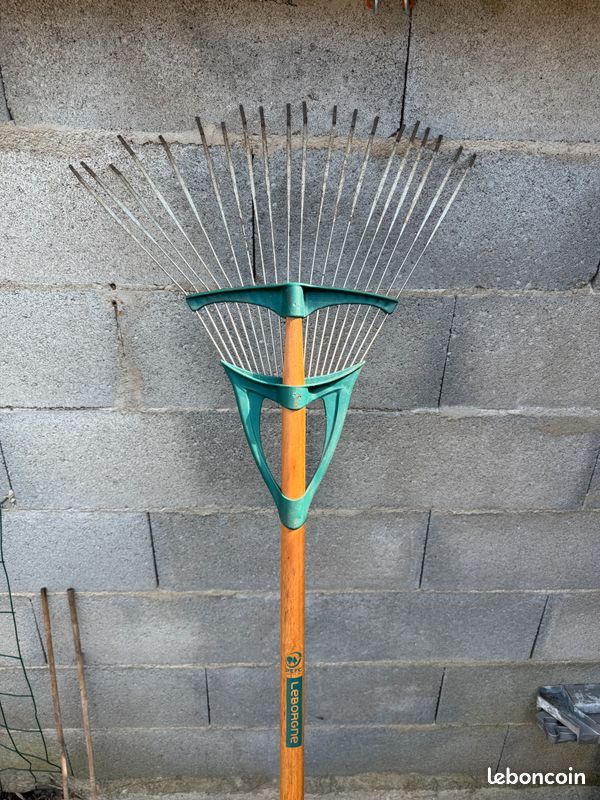 Xclou Balai à Gazon 9 Dents - Râteau Jardin 44cm - Manche Ergonomique Argent/vert
