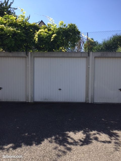 VENDS GARAGE à WOLFISHEIM · 20 000 €