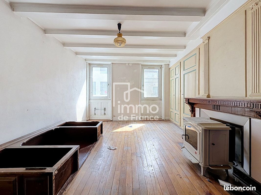 Appartement 4 pièces 92 m² · à Nantua · 92 m² · 64 000 €