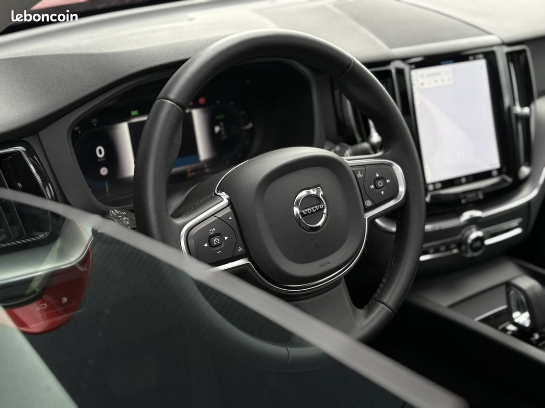 VOLVO XC60 T6 AWD PHEV 350 Plus Style Chrome avec T.O (image 6)