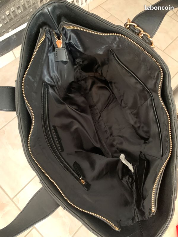 Sac à main authentique de la marque Valentino (image 3)
