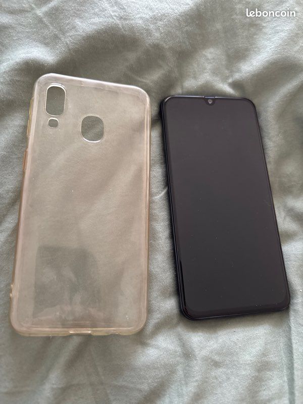Samsung Galaxy A40 état neuf (image 9)