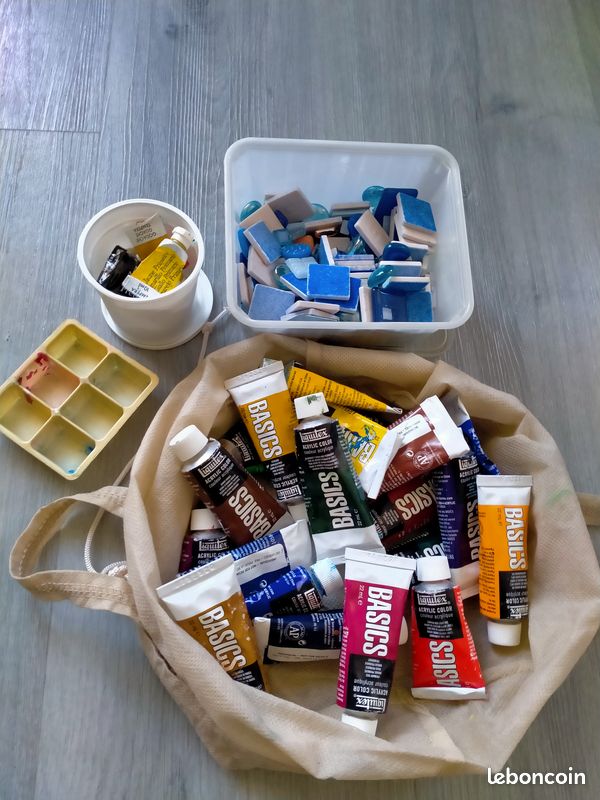 Tubes peintures acryliques (image 1)