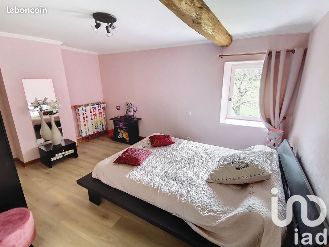 Longère 7 pièces 180 m² - Marthon 16380 (image principale 5)