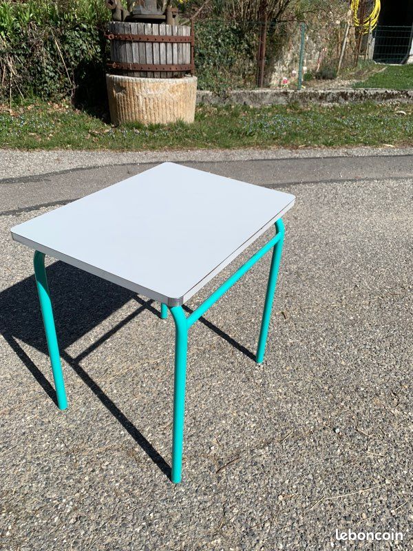 Table enfant en Formica (image 1)