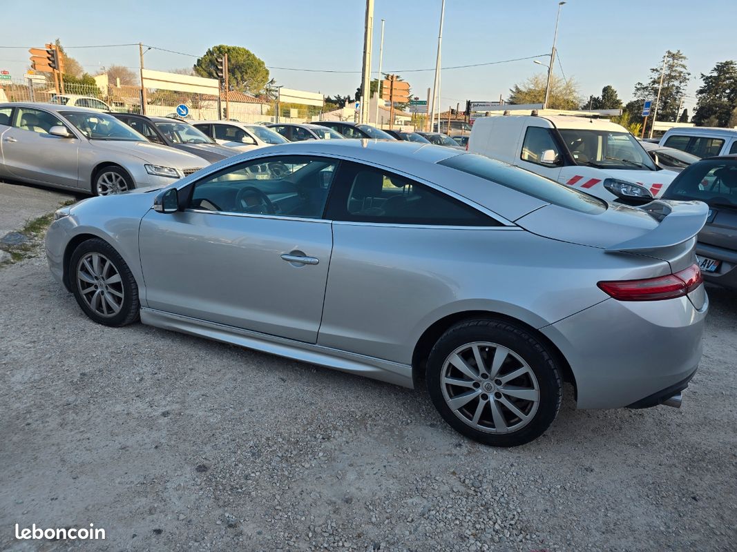 RENAULT LAGUNA III COUPE 2.0 DCI 150CV BVA Initiale (image 7)