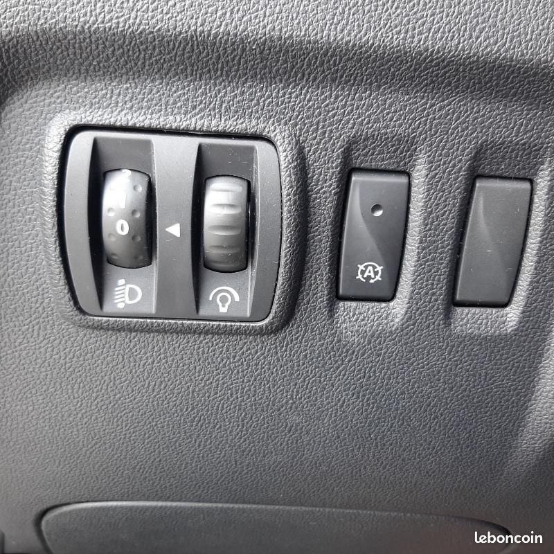 Renault Captur DCI 90CH INTENS EDC (image 23)