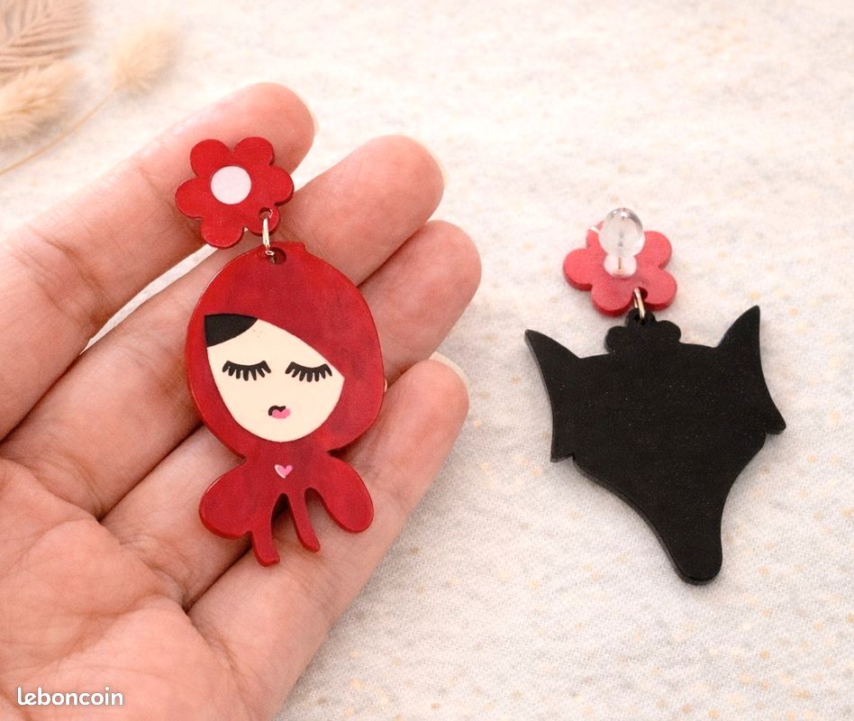 Boucles D'Oreilles Résine Le Petit Chaperon Rouge - Création Didoulaine - Neuf Avec Étiquettes