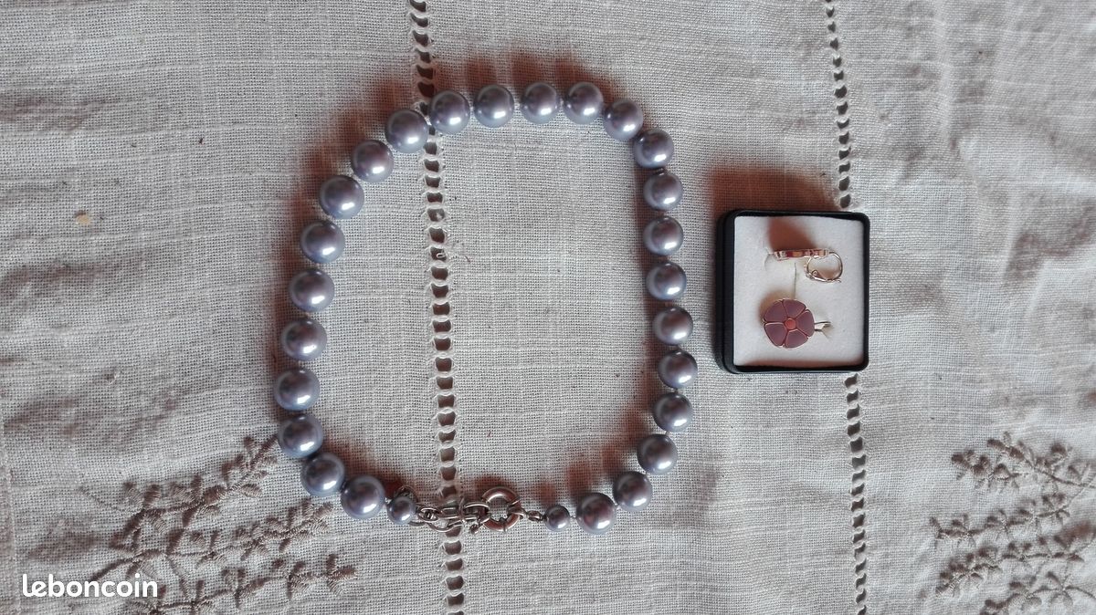 Collier + boucles d'oreilles (image 1)