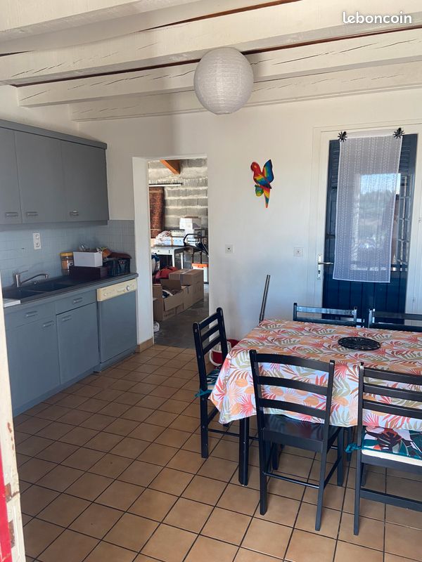 Table de cuisine et ses 4 chaises (image 3)