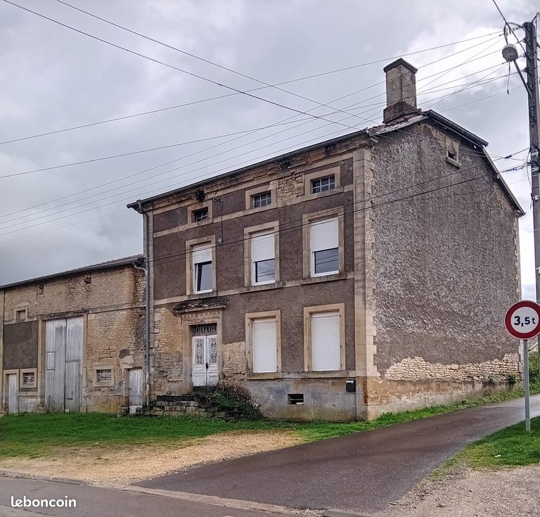 Maison 6 pièces 140 m² · à Saint-Laurent-sur-Othain · 140 m² · 150 000 €