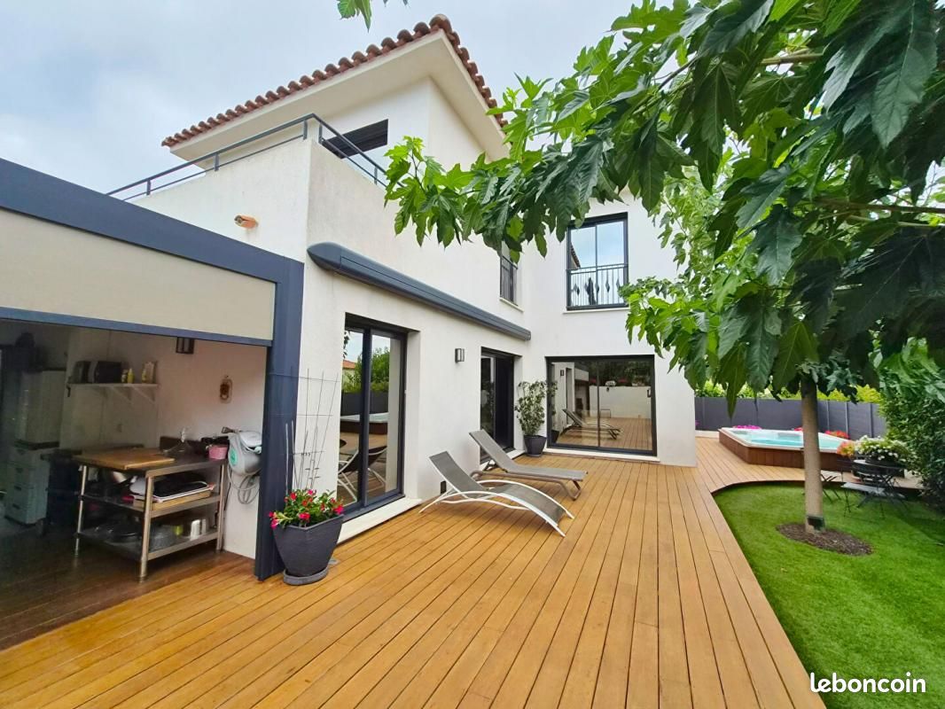 Maison 4 pièces 129 m² · à Sanary-sur-Mer · 129 m² · 1 199 000 €