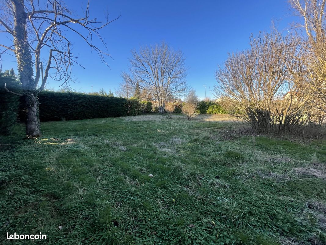 Terrain 1040 m² · à Saint-Sulpice-et-Cameyrac · 1 040 m² · 119 000 €