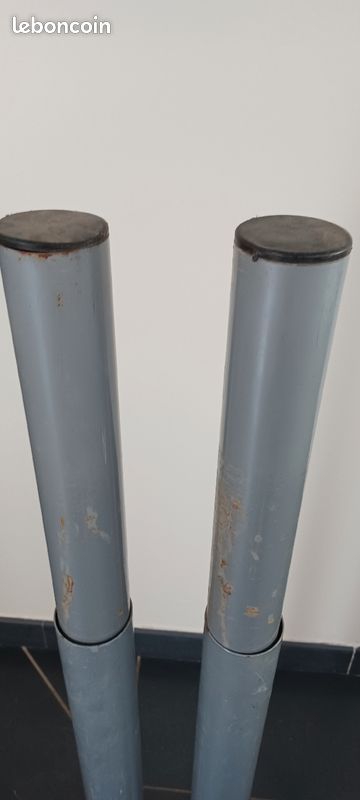 Poteaux en acier réglables en hauteur (image 2)