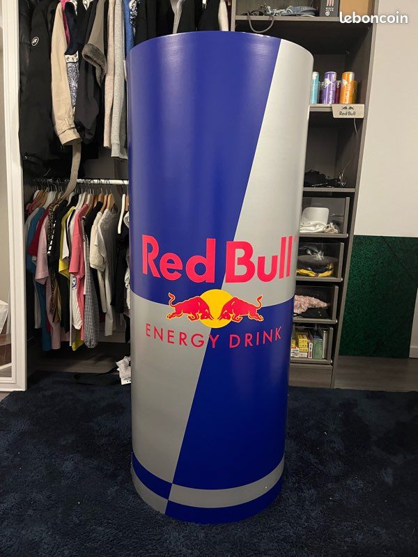 Grosse canette redbull de 1m40 en carton (image 1)