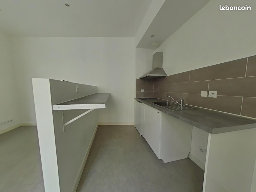 Appartement 1 pièce 16 m² · à Saint-Étienne · 16 m² · 300 €/mois