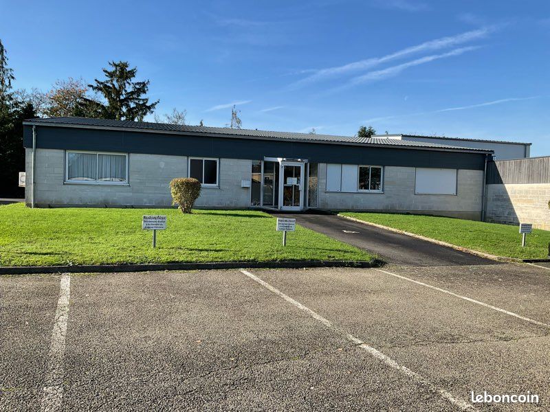 Local commercial 9 pièces 177 m² · à Montval-sur-Loir · 177 m² · 150 000 €
