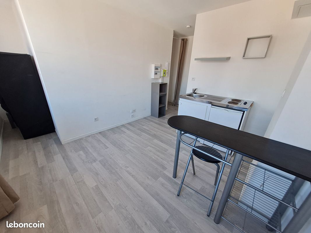 Appartement 1 pièce 17 m² · à Lille · 17 m² · 433 €/mois