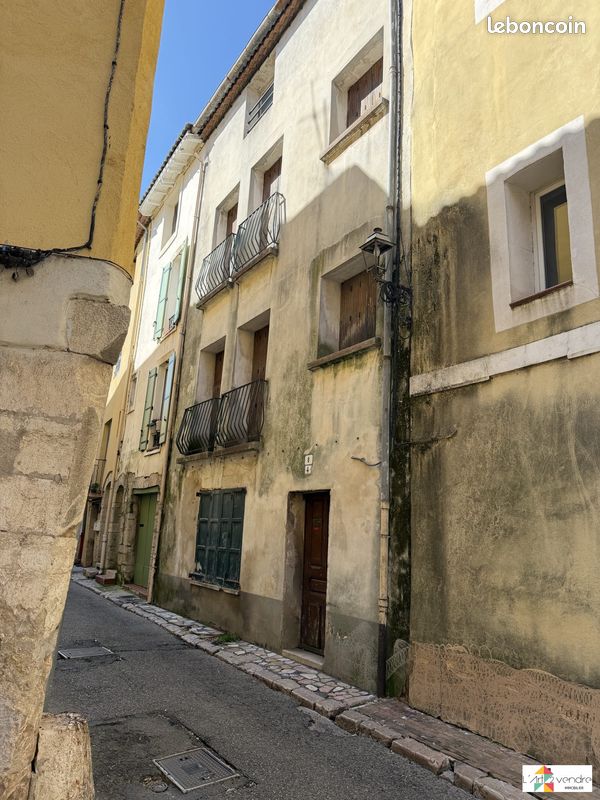 Appartement 6 pièces 80 m² · à Saint-Maximin-la-Sainte-Baume · 80 m² · 65 000 €
