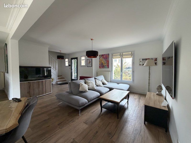 Maison 6 pièces 140 m² · à Paray-Vieille-Poste · 140 m² · 590 000 €