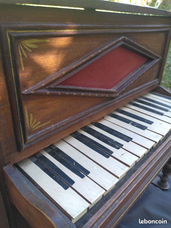 Petit piano artisanal (image 9)
