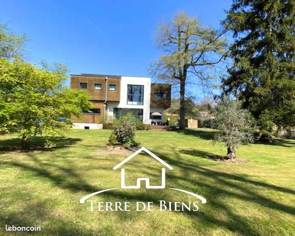 Villa 9 pièces 264 m²