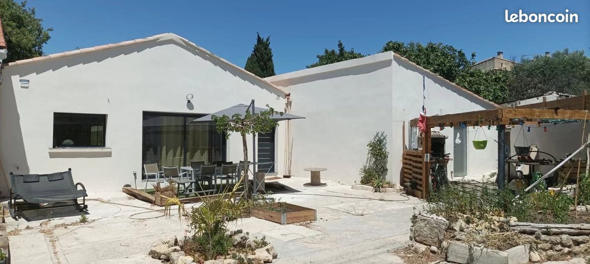 Maison 3 pièces 104 m² · à Saint-Mitre-les-Remparts · 104 m² · 360 000 €