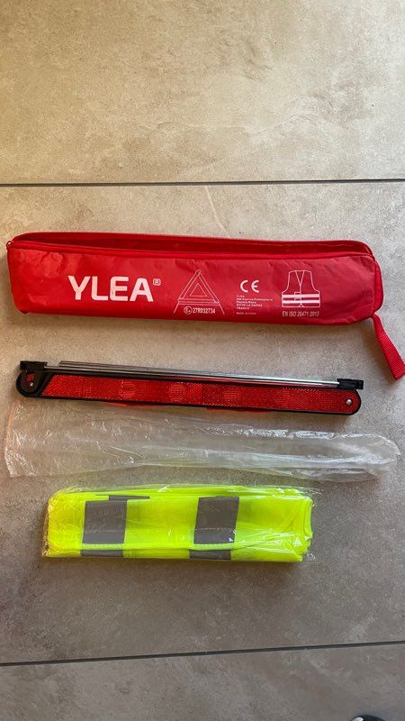 Kit sécurité voiture YLEA Gilet Triangle