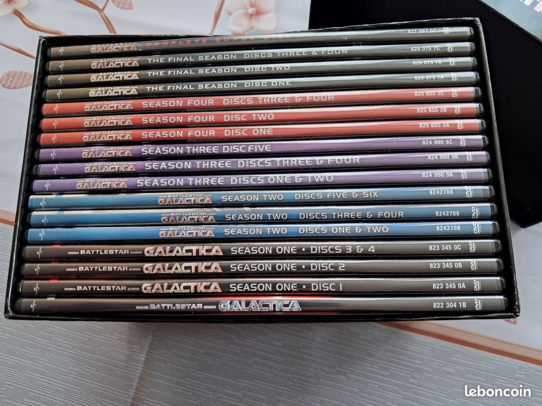 Coffret 25 DVD Battlestar Galactica import anglais (image 4)