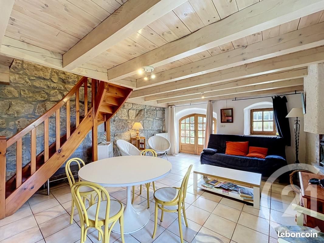 Maison 12 pièces 189 m² · à Tence · 189 m² · 225 000 €