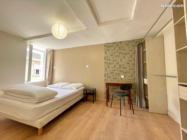 Appartement T3 2e étage hyper centre refait à neuf tout équipé