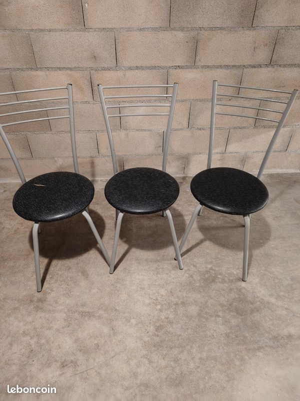 3 chaises cuisine.. (image 6)