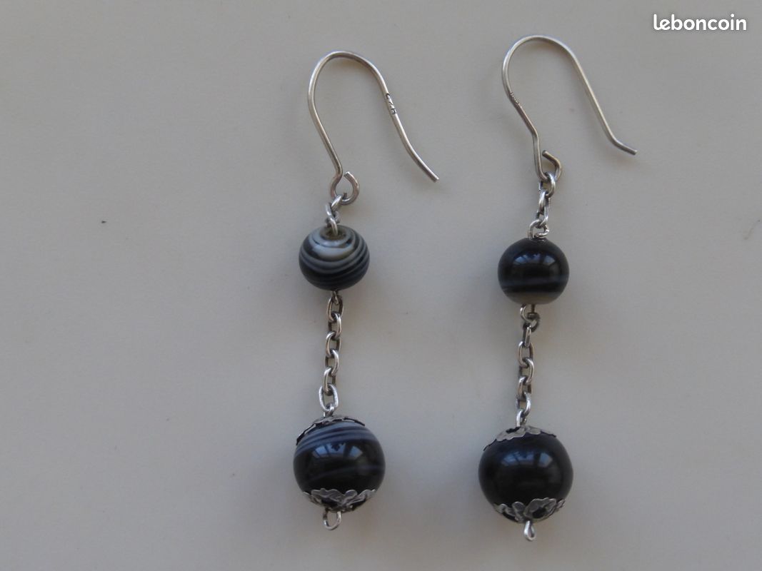 Boucles d'oreilles argent poinçon 925 et testés, pendantes chainette perles noires 5gr h.6cm tbé (image 1)