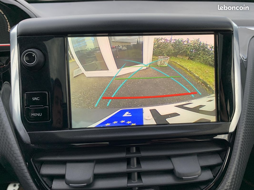 PEUGEOT 2008 1.2 PureTech 110ch S&S EAT6 GT Line (image 13)