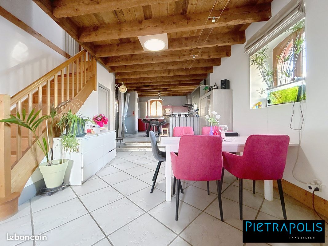 Maison 6 pièces 157 m² · à Vaugneray · 157 m² · 370 000 €