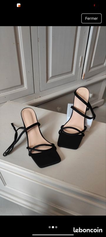 Escarpins Noirs Hasle - Talon Cône 5cm - Taille EU 39 - Cuir - Occasion Bon état